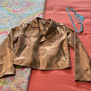 Women’s Short Copper jacket.
